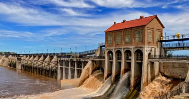 அமெரிக்காவின் 2 சிறுவர்கள் நீரில் மூழ்கி பரிதாபமாக பலி